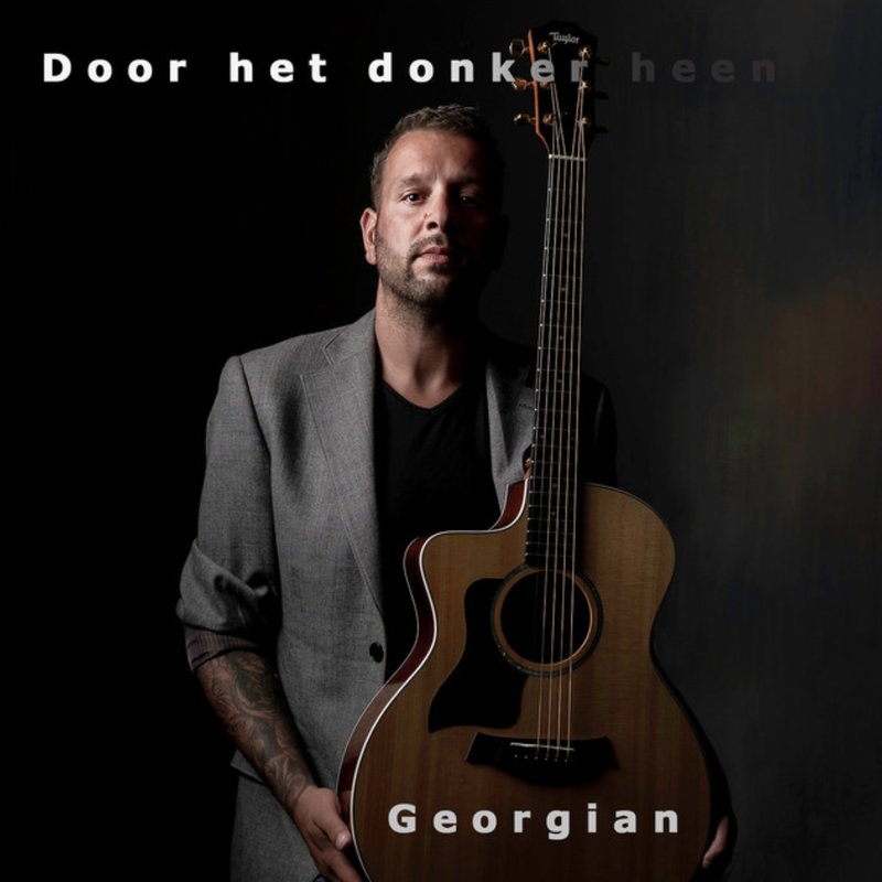 Door het donker heen